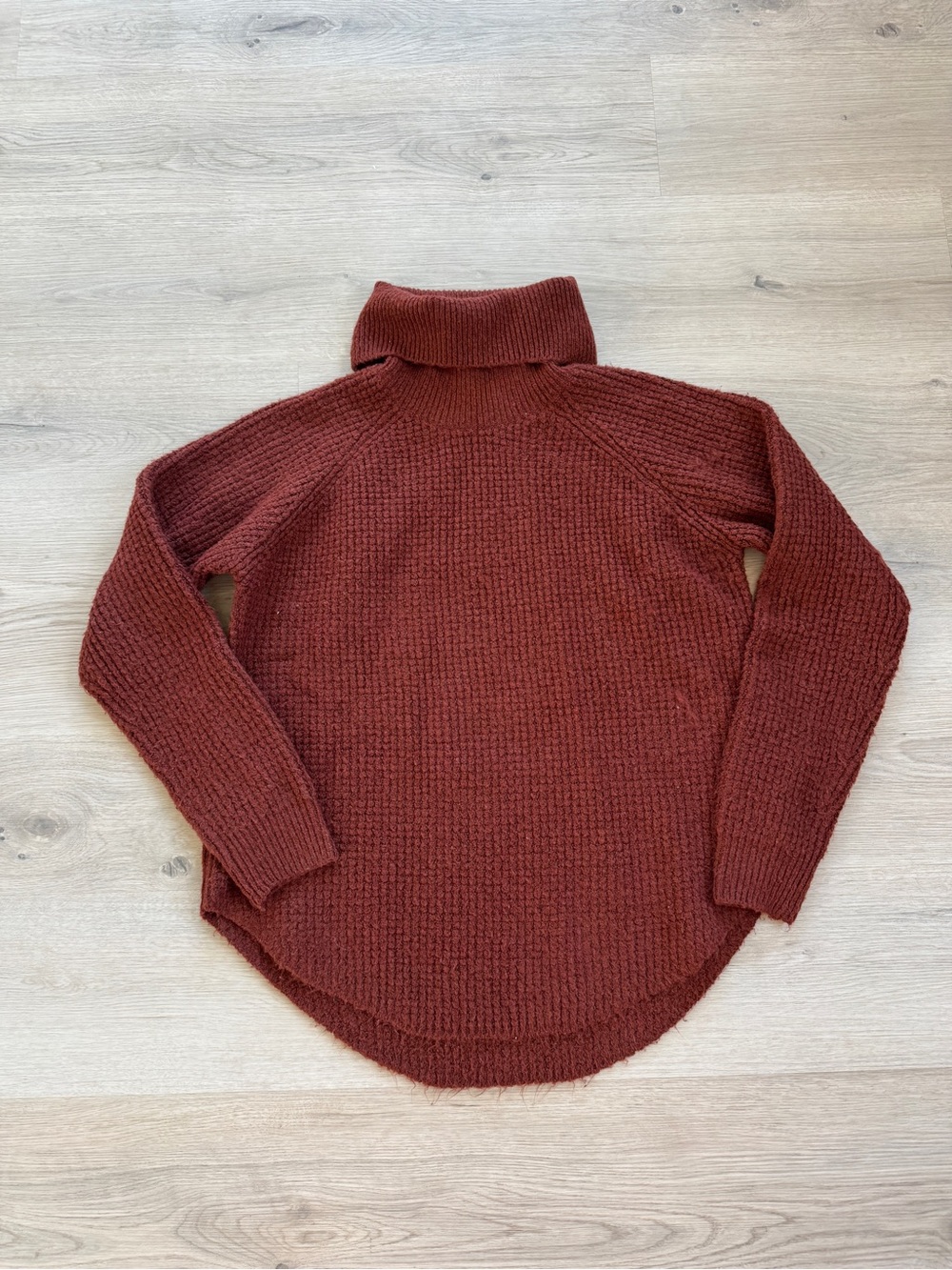 KÜHL Sienna Rust Brown Waffle Knit Turtleneck Sweater size L Cozy Fall Sweater